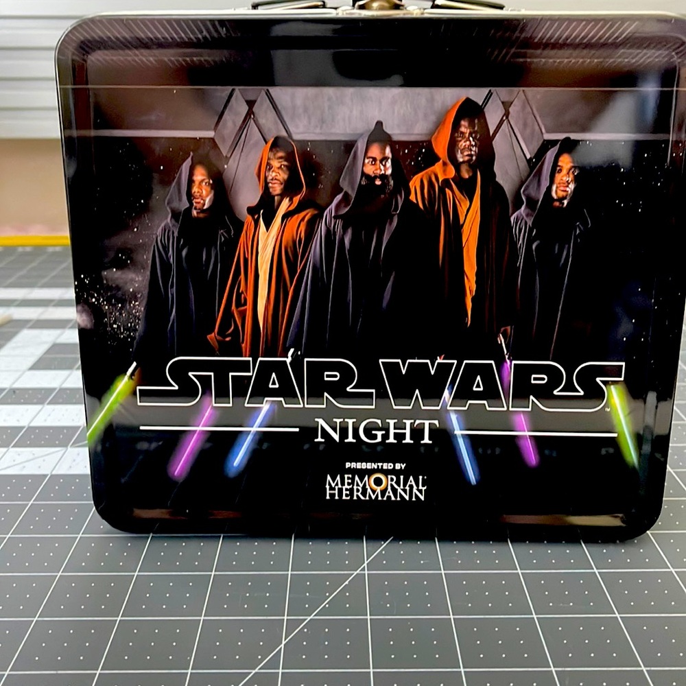 SOLD.   Houston Rockets Lunchbox